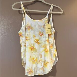 BNWT Paradise Now Hawaii tank top Small